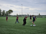 Laatste training S.K.N.W.K. JO11-1JM (partijtje tegen de ouders) van maandag 27 mei 2024 (25/137)